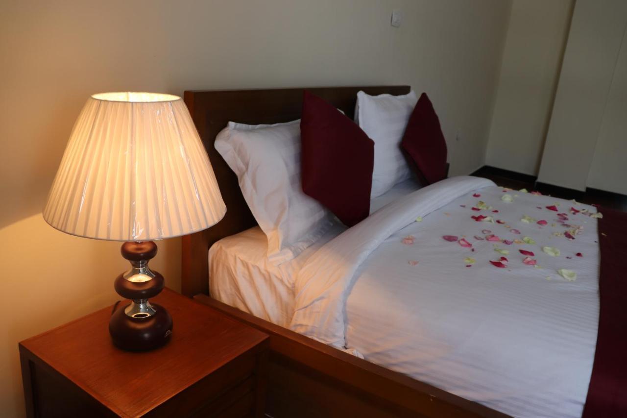 Bruhway Hotel Addis Ababa Exterior photo